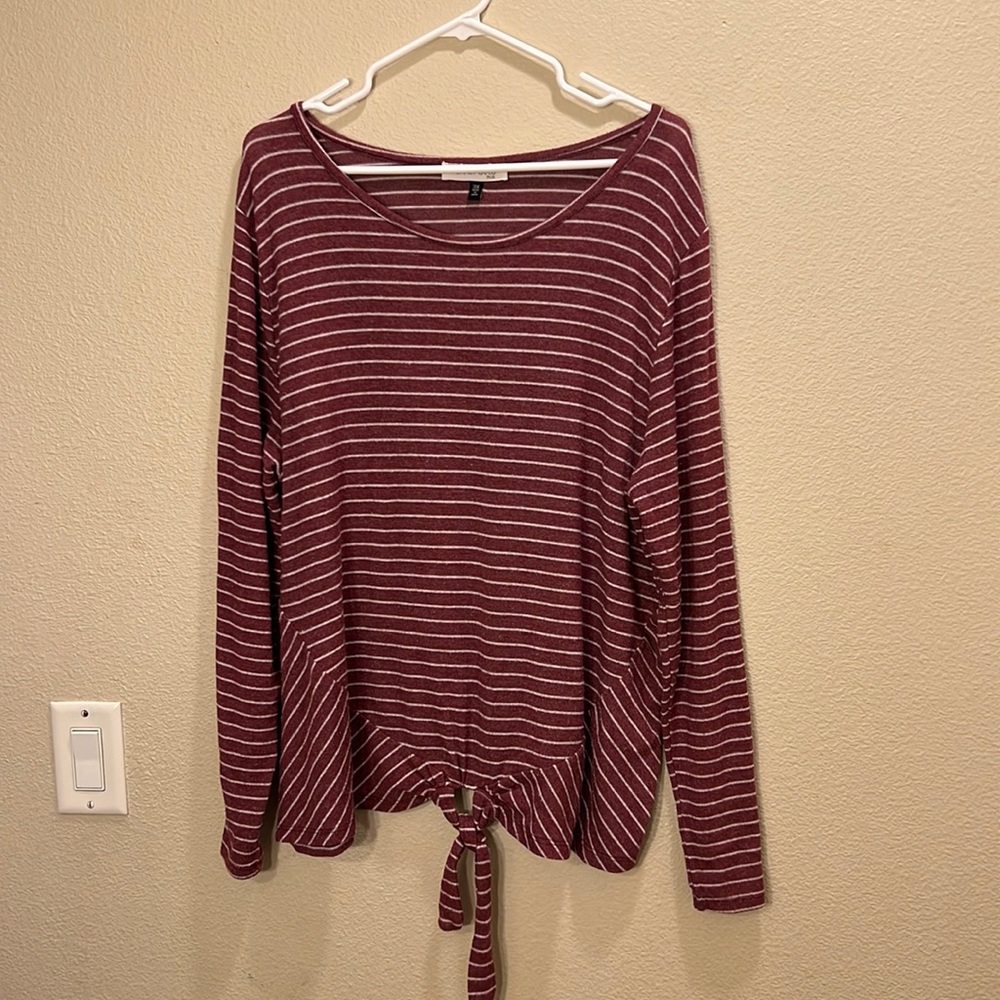 Selling planet gold plus size 3x burgundy white striped tied top
